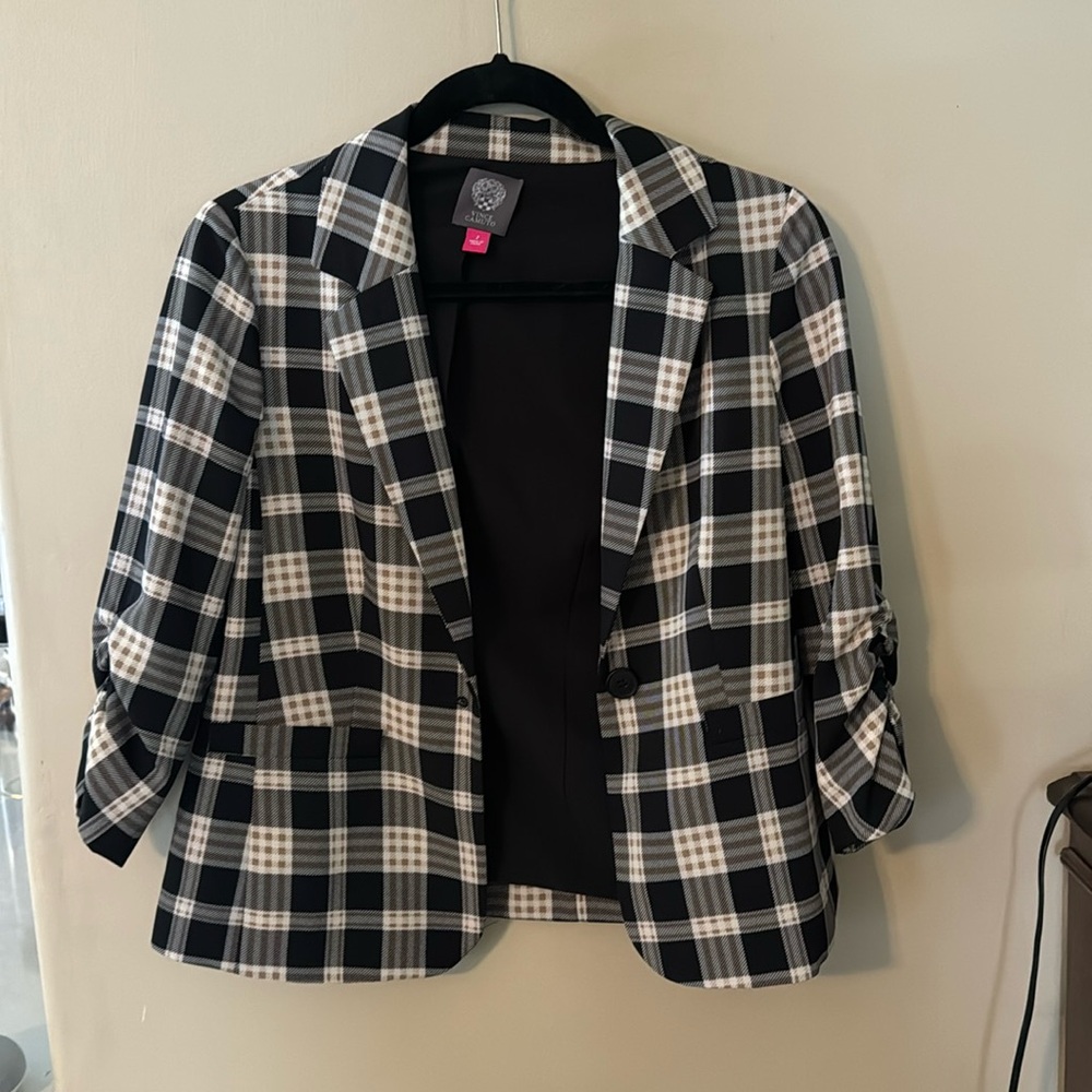 Single button, Vince Camuto plaid jacket with ruched three-quarter sleeves